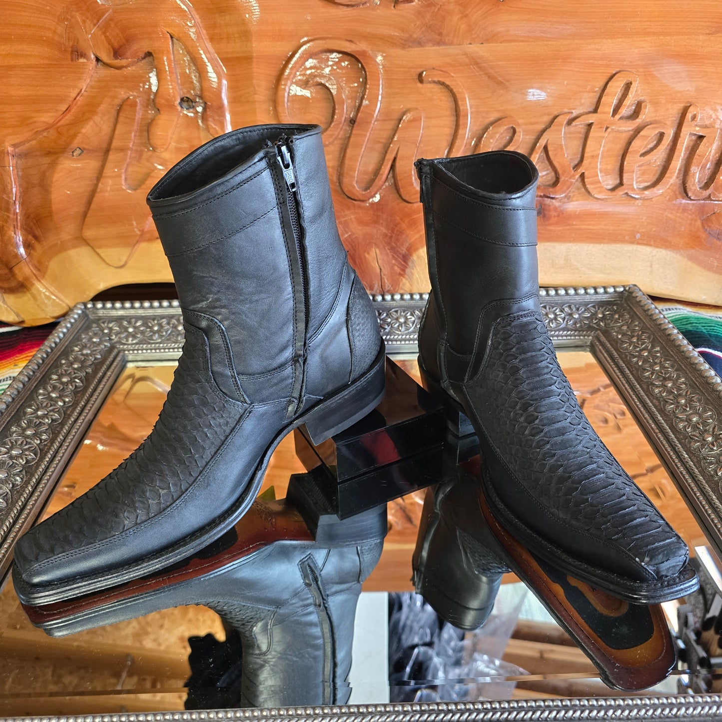 Botin Exótico - Phyton - Negro