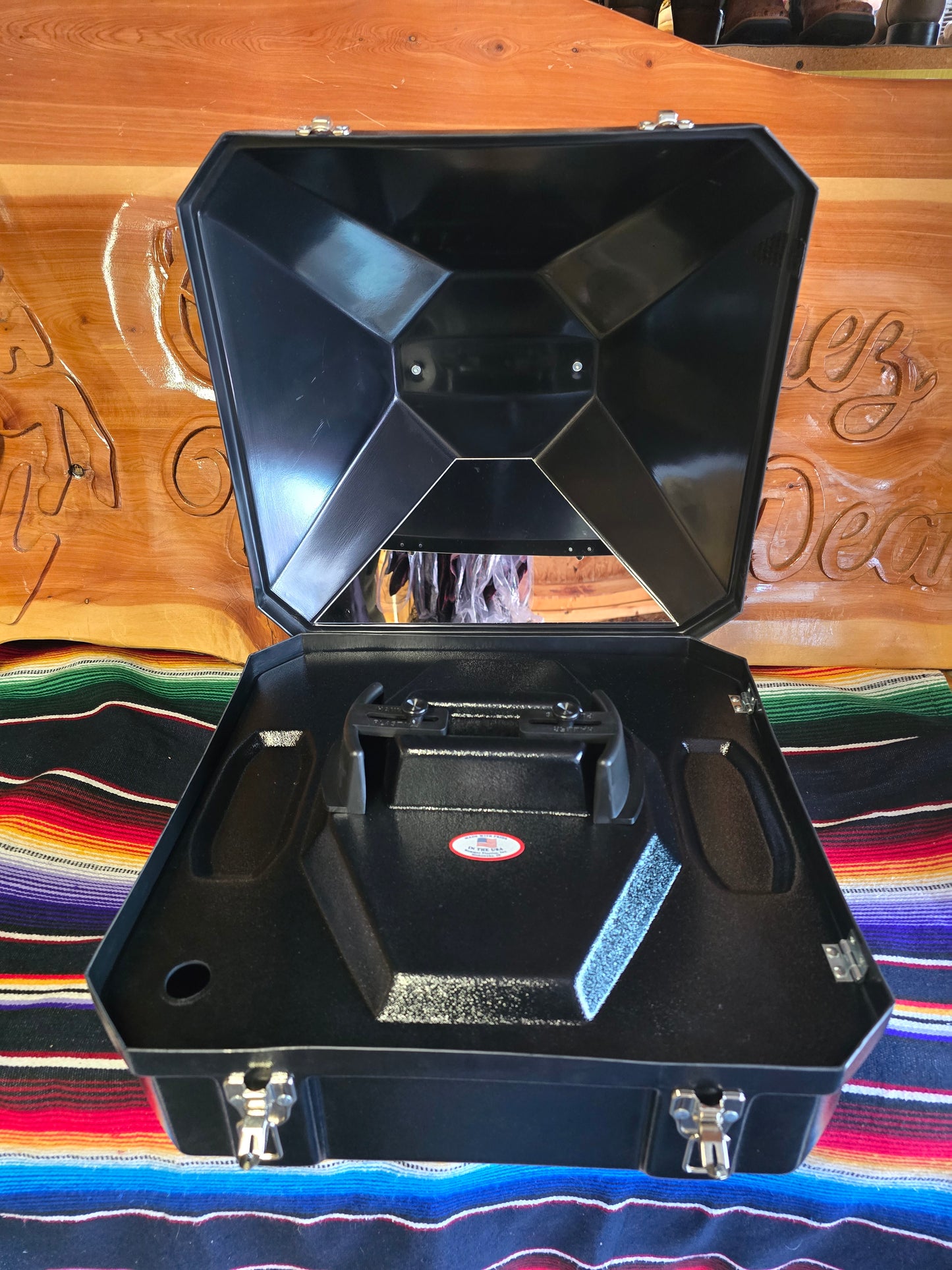 Presidential Hat Carrier