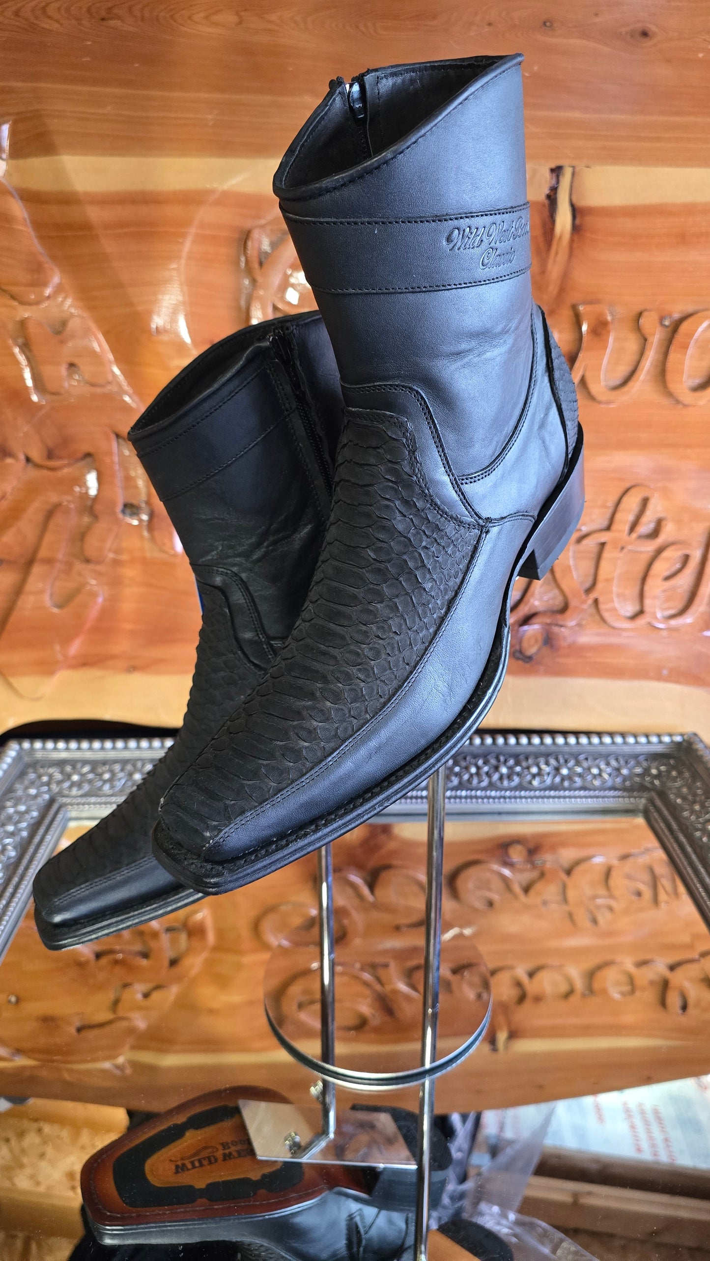 Botin Exótico - Phyton - Negro